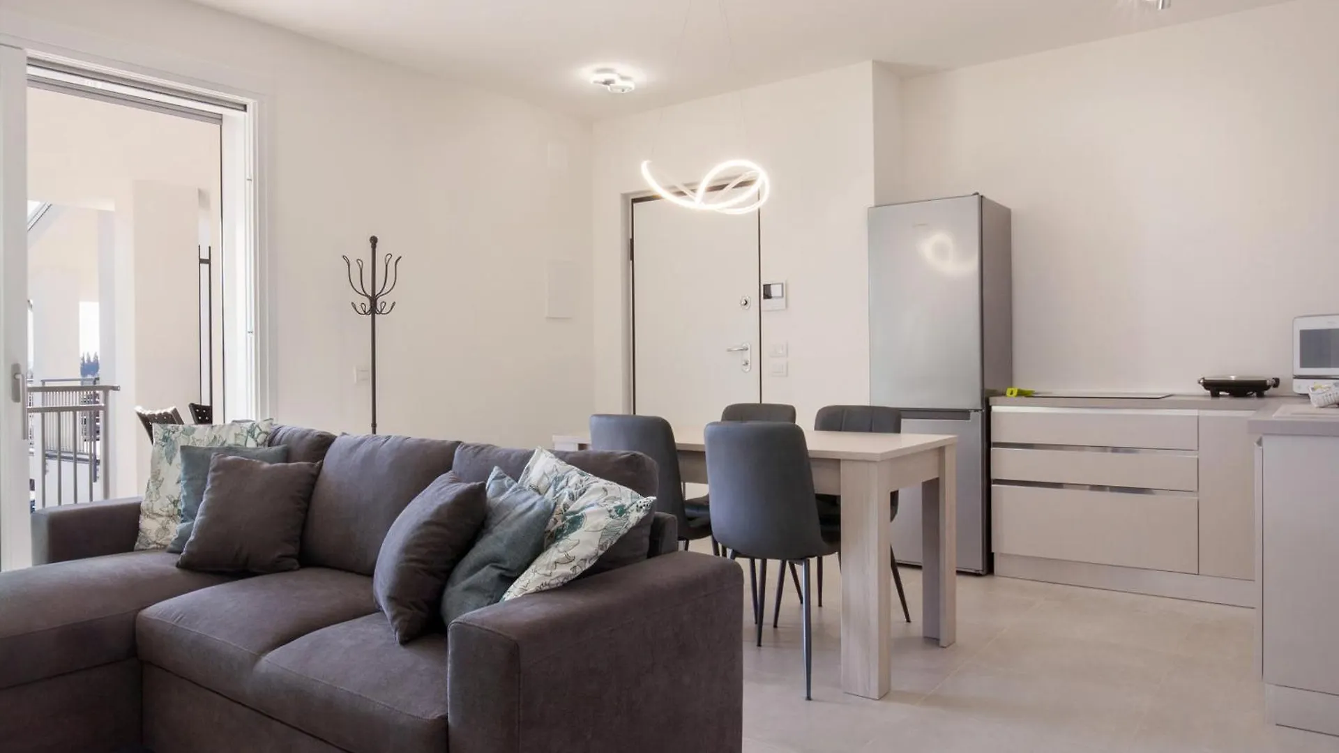 Apartment Ginestra Gialla With Pool Λατζίζε