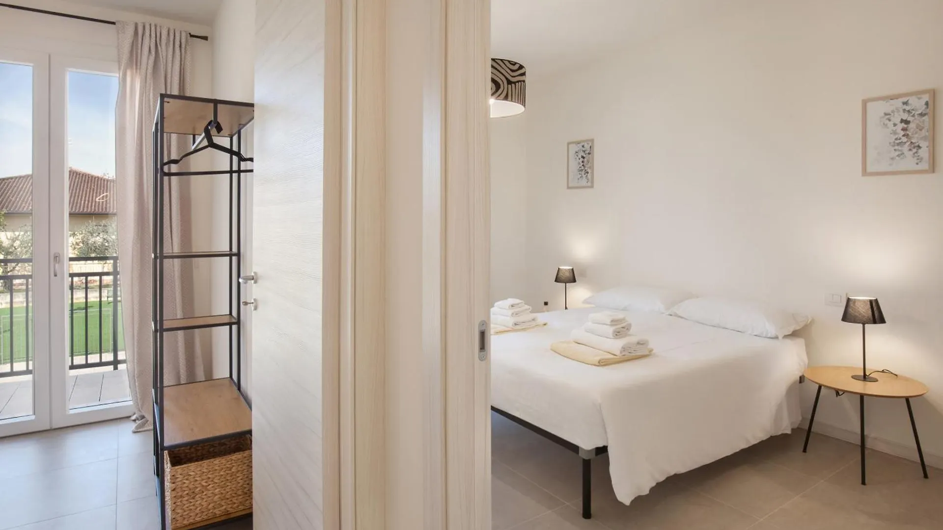 Apartment Ginestra Gialla With Pool Lazise Italy